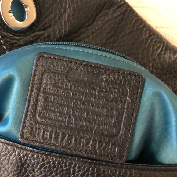 Mint condition Coach shoulder bag - Picture 5 of 8